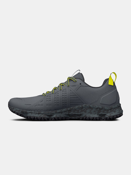 Under Armour UA MG Strikefast Sneakers